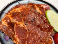 -山野的朋友露营炭火烤肉