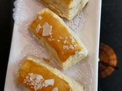 榴莲酥-高第街56号港式餐厅·精选(世茂广场宽厚里大明湖店)