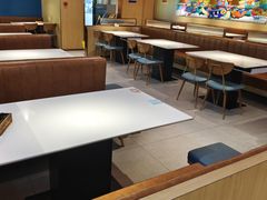 用餐区-小鱼小牛·鱼牛干锅·脆鱼火锅(世欧广场店)