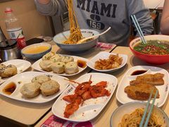 -小杨生煎(金山百联购物中心3楼店)