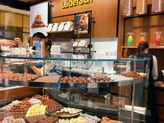 面包甜点陈列柜-Laderach 莱德拉(上海环贸iapm店)