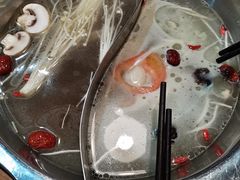 菌菇三鲜鸳鸯锅-傣妹火锅(南京东路一店)
