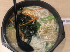 -灵芝妹子海鲜米线(劳动公园店)