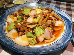 炒鸡爪-六福烧烤酒馆(秦隆步行街店)