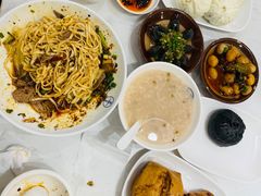 -李与白包子铺(桐梓林店)