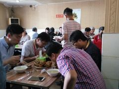 大堂-宝瑞门钉肉饼店