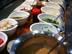 -尚捞港式回转小火锅(人人乐购物广场店)