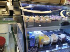 面包甜点陈列柜-哈根达斯(陆家浜路店)