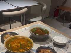 -粉八·云南米线·建水烧烤(常熟路店)