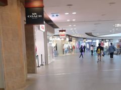 -东荟城名店仓