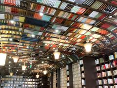 -钟书阁(松江泰晤士小镇店)