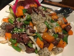 火龙果炒牛柳-上楼私房菜(院士路店)