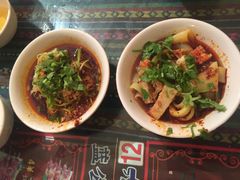 -烤肉小伙烤肉店