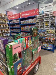 -逝水玩具折扣店