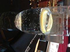 perrier-北纬29度大堂吧-重庆富力艾美酒店-近江岸天街