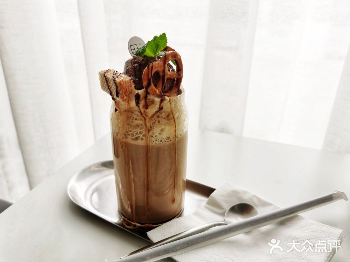 h 咖啡餐厅烘焙摩诺芝士拿铁图片