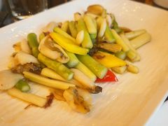 琥珀西芹黑木耳-富力威斯汀酒店-中国元素中餐厅(武昌临江店)
