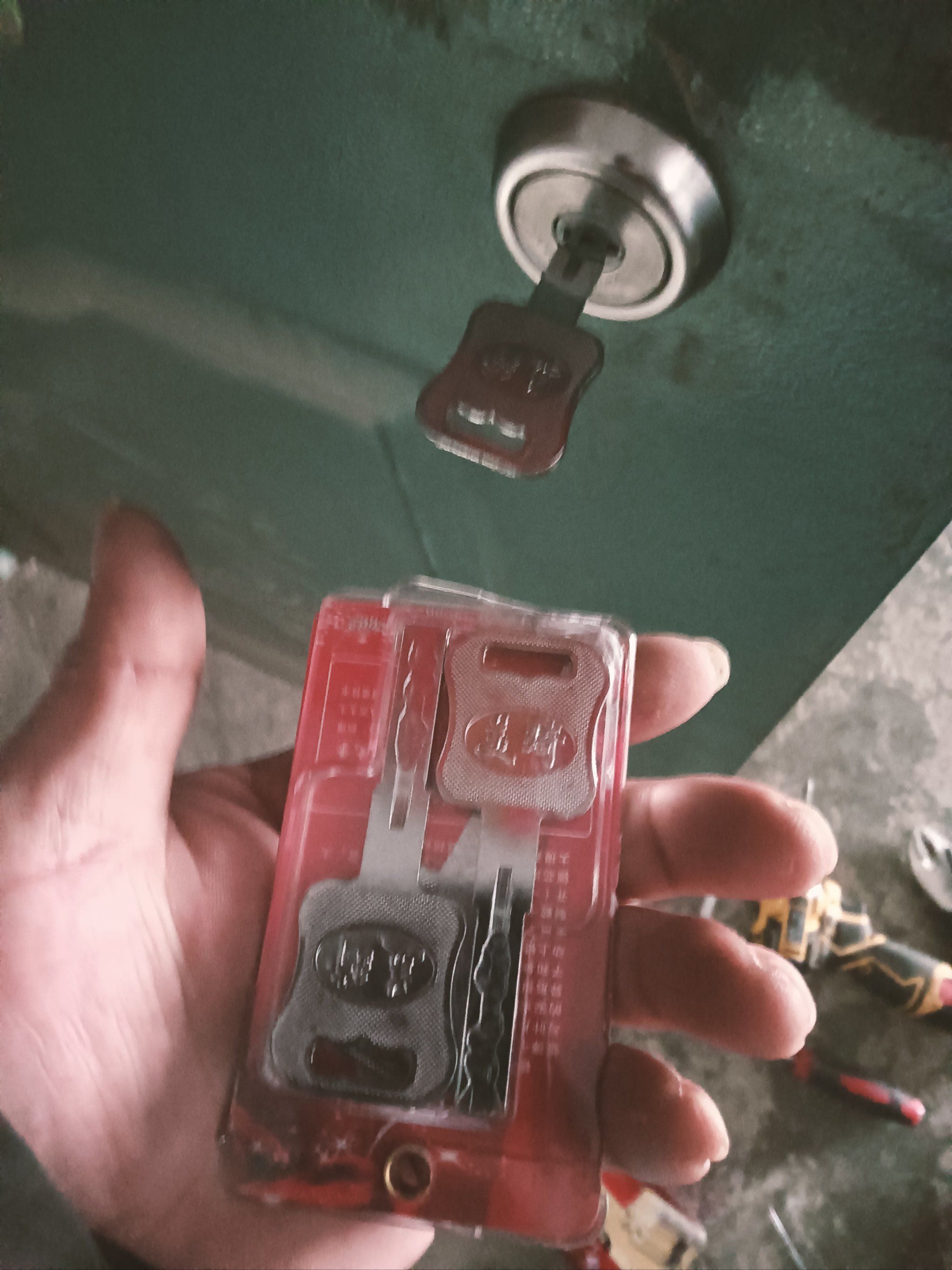 开锁换锁,安装销售指纹锁,人脸识别全自动指纹锁,开汽车锁,保险柜维修