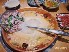 -洱火云南酸菜牛肉火锅(石景山当代商城店)