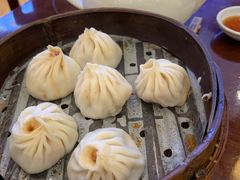 鲜肉小笼-老半斋(福州路店)