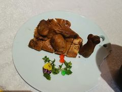 家藏熏乳鸽-卫鼎轩·家宴(水上公园店)
