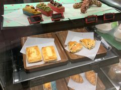 -星巴克臻选(上海中环广场2F店)