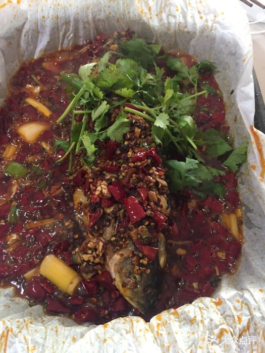 巫山生态纸包鱼纸包草鱼图片