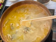 -鲜入围煮花胶鸡海鲜火锅