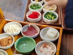 -良米山·云南野生菌过桥米线(上海首店)
