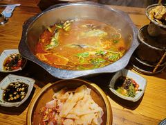 -老凯俚酸汤鱼(鸿通城店)