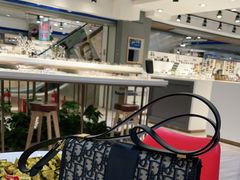 -宏宇眼镜蔡司依视路折扣店(兆佳眼镜城店)