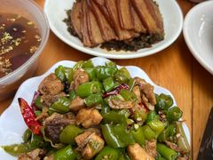 -十一街苍蝇馆子转经消江湖菜(九眼桥十一街店)