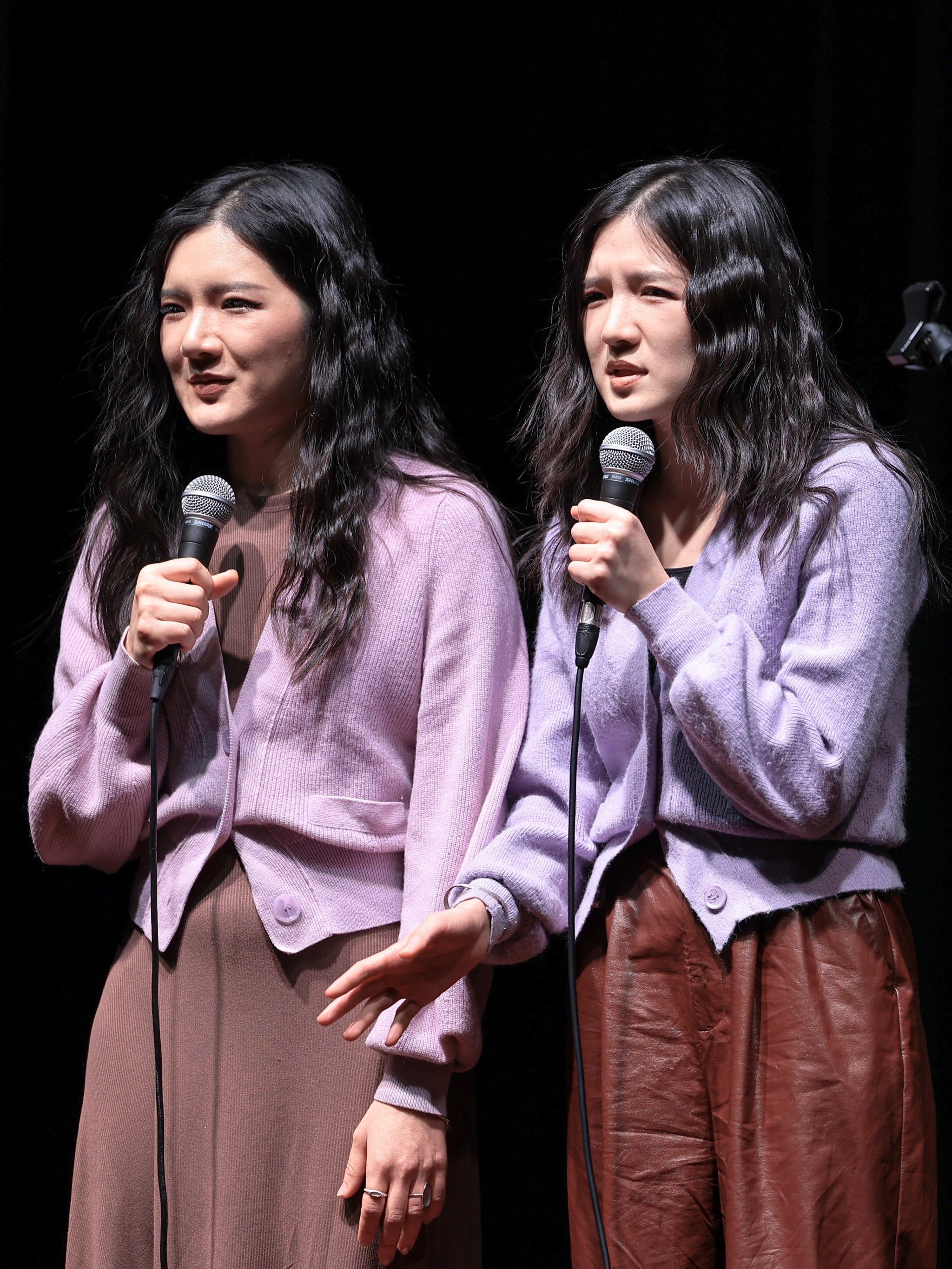 颜怡颜悦这姐俩站我跟前给我讲脱口秀!