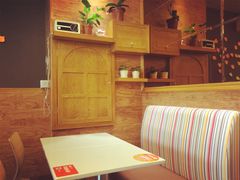 卡座-那坡里比萨(康王北路店)