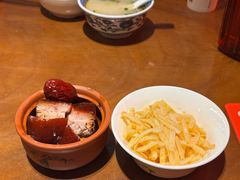 老杭州东坡肉-李犟大爆鳝面·手工蟹黄包(湖滨西湖店)