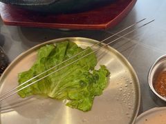 -围炉肉舍•炭烤活鳗•丹东海鲜烤肉(步行街店)