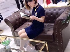 -王府井百货熙地港店