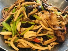 -梁子湖东篱老屋生态庄园