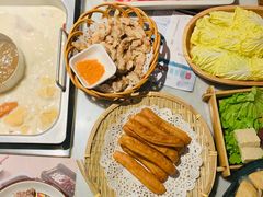 -尚尚仙·酸汤猪手·猪肚鸡火锅(华联万柳购物中心店)