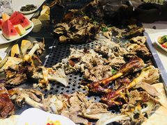 烤全羊-吐哈石油大厦六鼎毡房民族特色餐厅