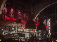 -FOUR PLAY BAR