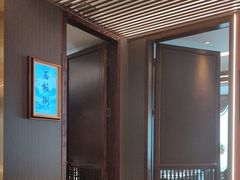 -阿瓦山寨·湘菜现炒·剁椒鱼头王(咸阳总店)