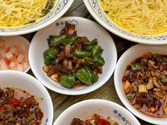 -李与白包子铺(桐梓林店)