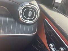 -上海星瀚奔驰4S店(红柳路店)