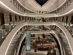 -上海滴水湖皇冠假日酒店
