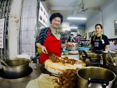 -Kha Mu Charoensang(Silom)
