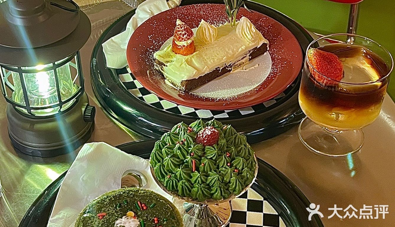 成都玉林！圣诞漂亮咖啡店！！