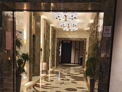 -万泊酒店(长沙五一广场国金中心店)