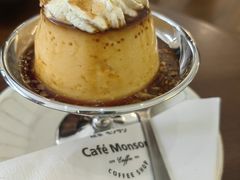 -Café Monson