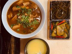 卤煮-吴记百姓菜馆·北京菜·烤鸭(故宫店)